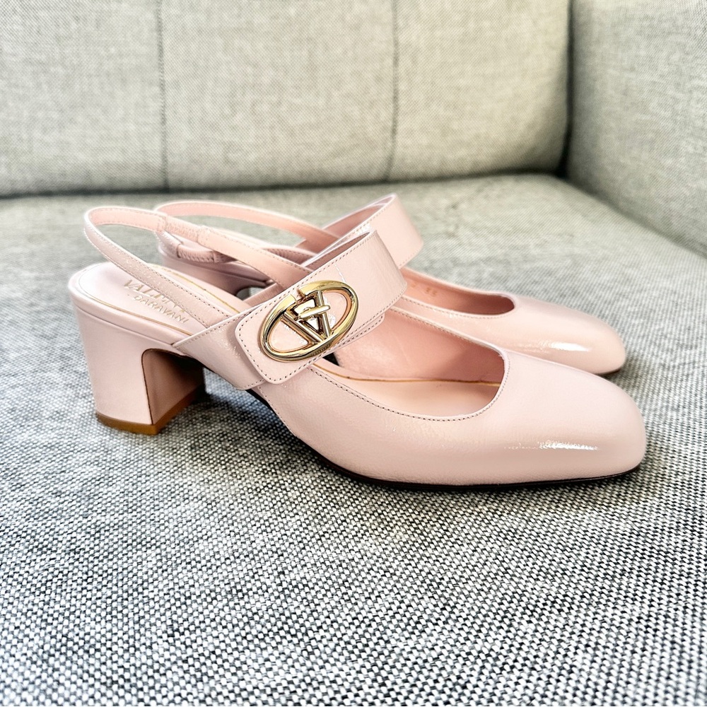 NWOT Valentino Garavani V Logo Slingback Mary Jane Heeled Pumps
